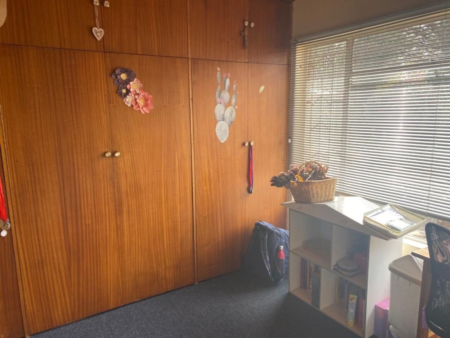 5 Bedroom Property for Sale in Ladybrand Free State